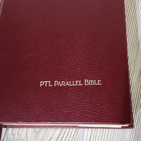 Holy Bible, PTL Parallel Edition, King James Version & The Living Bible, Large P - Picture 2 of 6